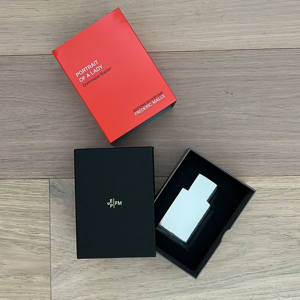 Frederic Malle Portrait of A Lady Gift Box - Picture 3 of 3